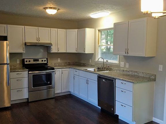 3rd image of 223 Bartlett Dr
