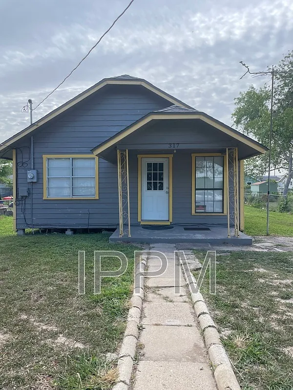 2 bed, 1.0 bath, 684 sqft, $825 — Photo 1