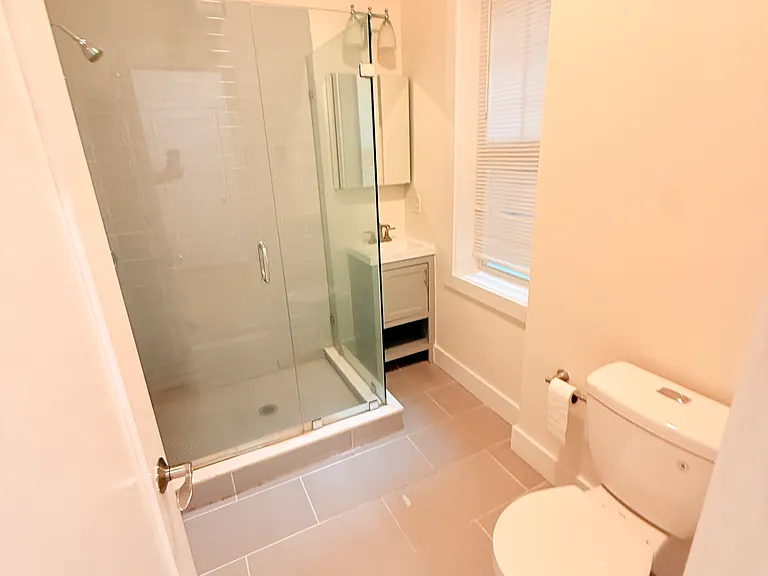 27 Peterborough St #4 — Photo 3
