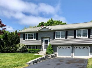 29 Peach Tree Ln, Milford, CT 06461