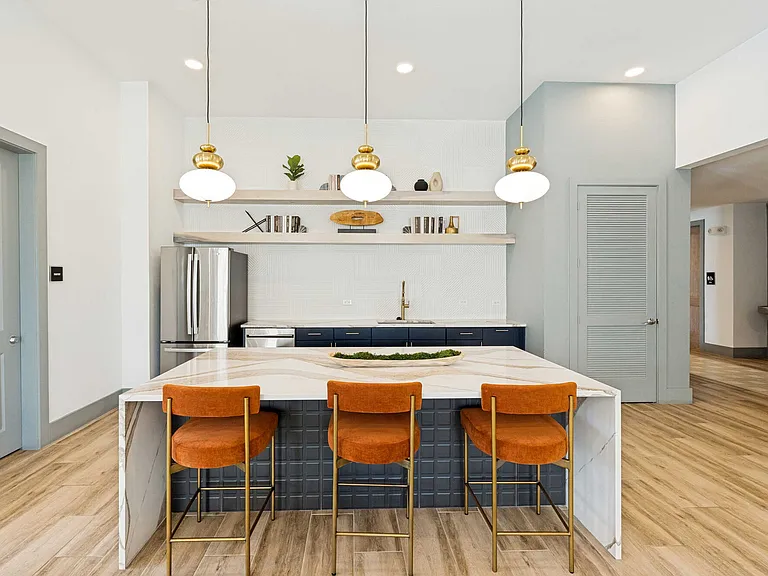 Palladium Crestway — Photo 36