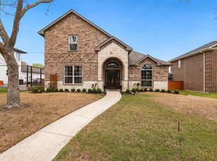 9401 Barton Creek Dr, Rowlett, TX 75089