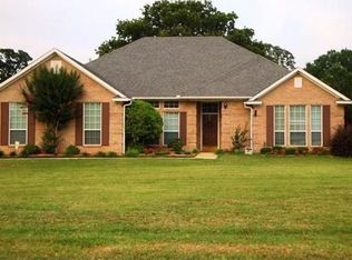 4 Tyler Ln, Hooks, TX 75561