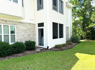 202 Fullford Ln #104-1, Wilmington, NC 28412