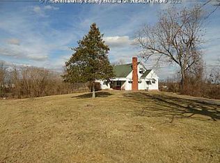 8880 Union Ridge Rd, Lesage, WV 25537