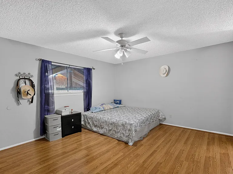 1514 Douglas Dr — Photo 37