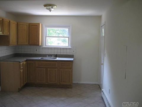 4th image of 139 Merrill St