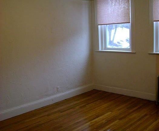 0005_635544295_large