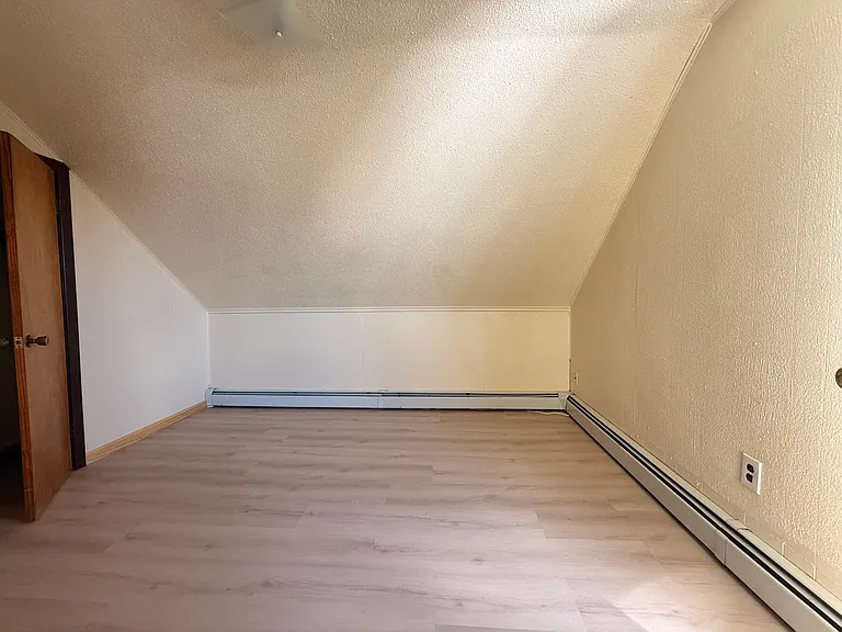40 Webb St #3 — Photo 11