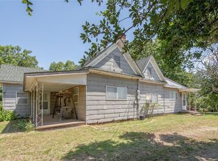 345 Fox Ln, Burleson, TX 76028