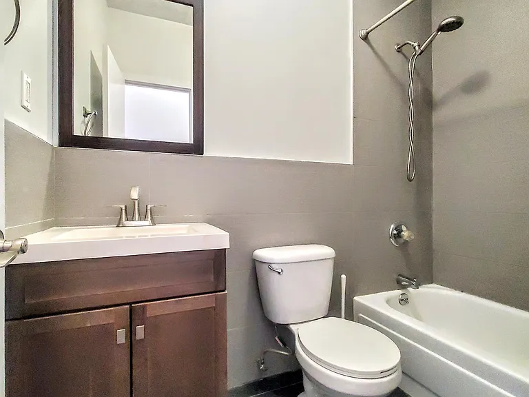 826 Halsey St #2E — Photo 13