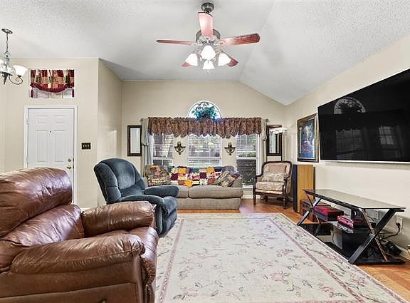 4th image of 3613 Garden Springs Dr