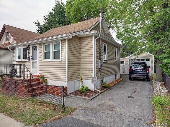 2nd image of 1330 Scimitar Ave