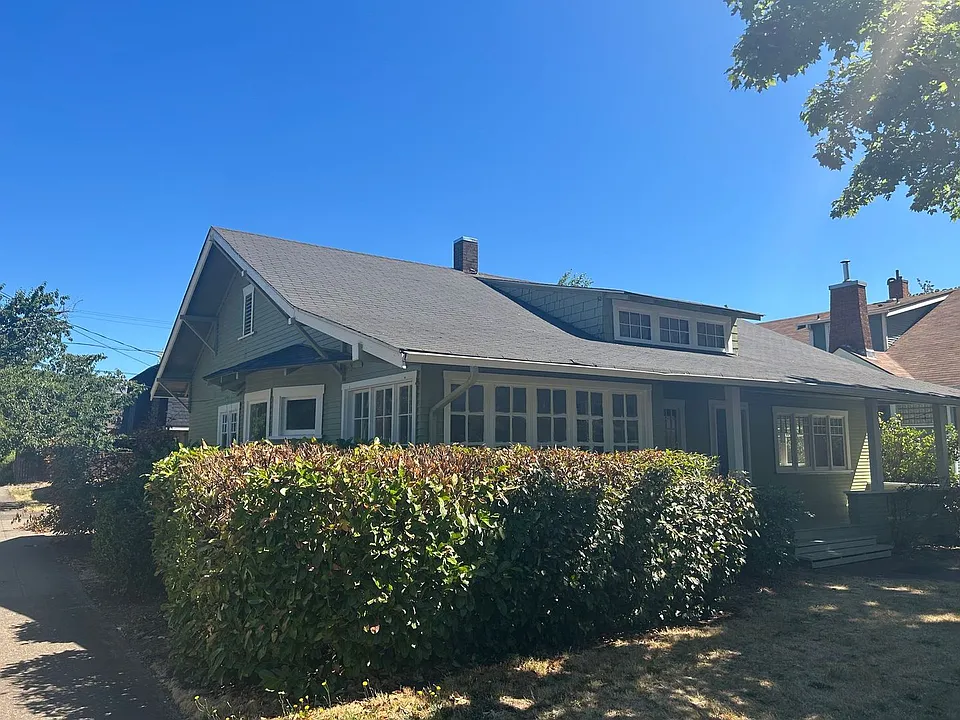 789 W. 11th Ave.