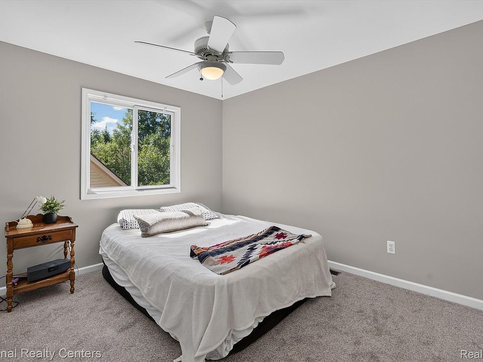 5590 River Park Ct, photo 29