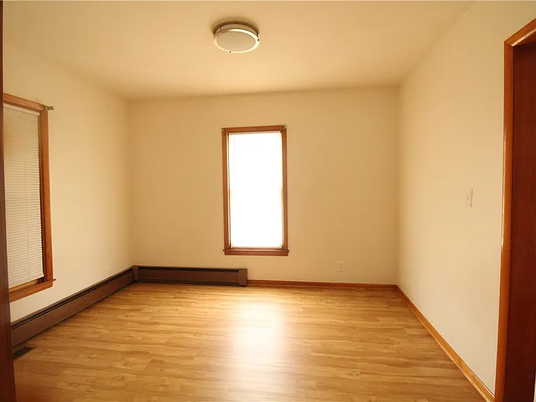 213-215 Conhocton St — Photo 9