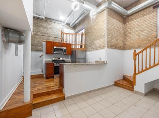2042 W Touhy Ave #G, Chicago, IL 60645
