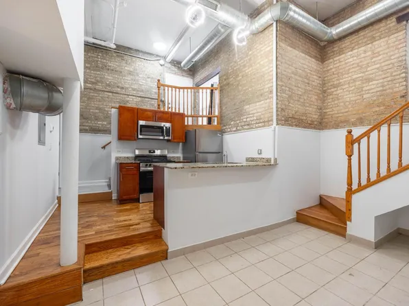 2042 W Touhy Ave #G, Chicago, IL 60645