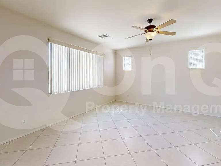 19605 E Carriage Way — Photo 6