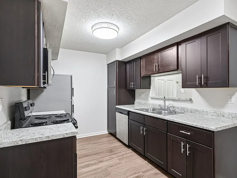 Monroeville Apartments at Belmont Ridge — Photo 13