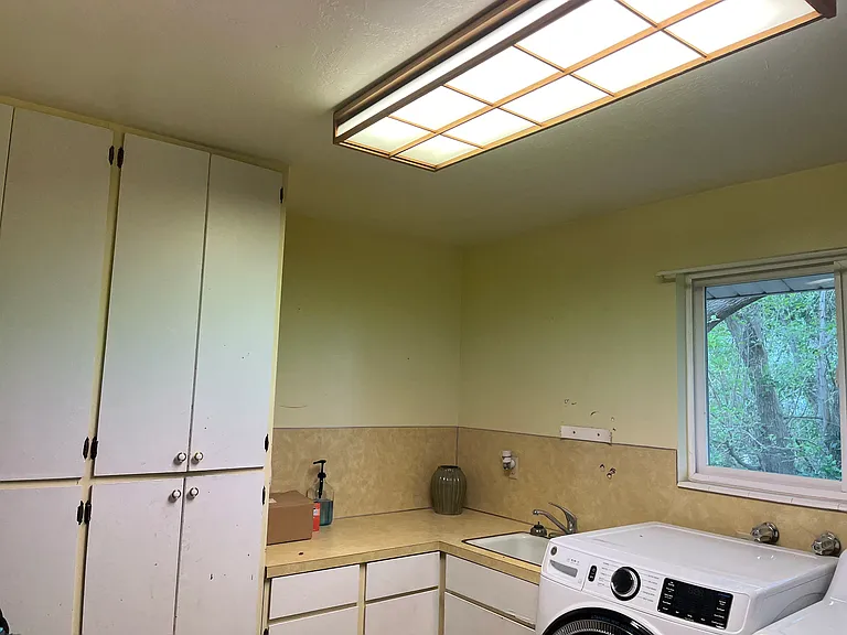 1359 N 400 E — Photo 24