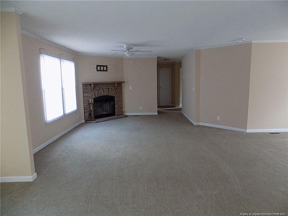 3rd image of 118 Valley Pine Ln