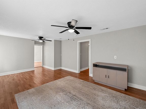 5th image of 714 Hines Ave