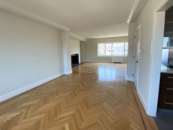 4th image of 165 E 66th St #20B*