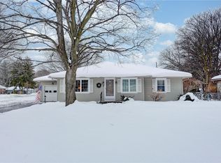 7 Allwood Dr, Rochester, NY 14617