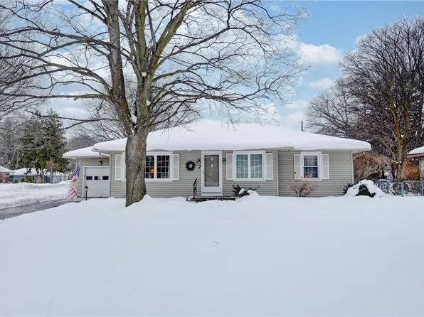 7 Allwood Dr, Rochester, NY 14617