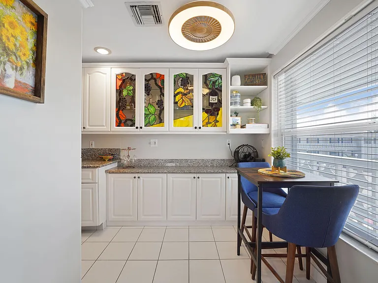 2835 SW 13th St #201 — Photo 5