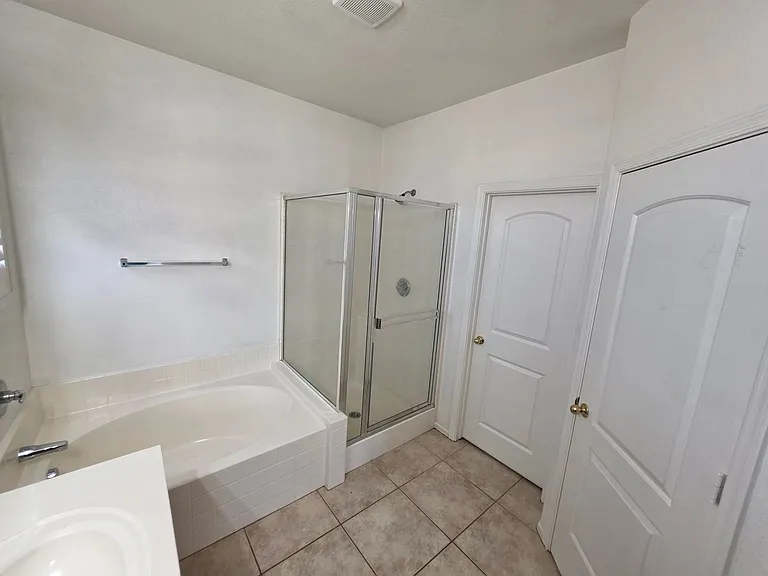 1886 E Don Carlos Ave #141 — Photo 23