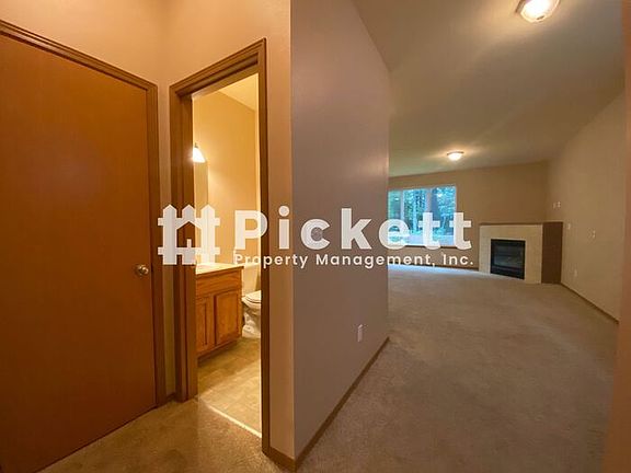 3rd image of 3010 NE Yale Way