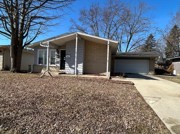 436 N Pleasant Dr, Glenwood, IL 60425