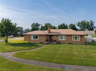2087 S Guarnieri Dr NE, Warren, OH