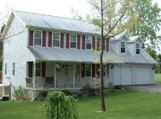 184 Narrow Ln, Falling Waters, WV 25419