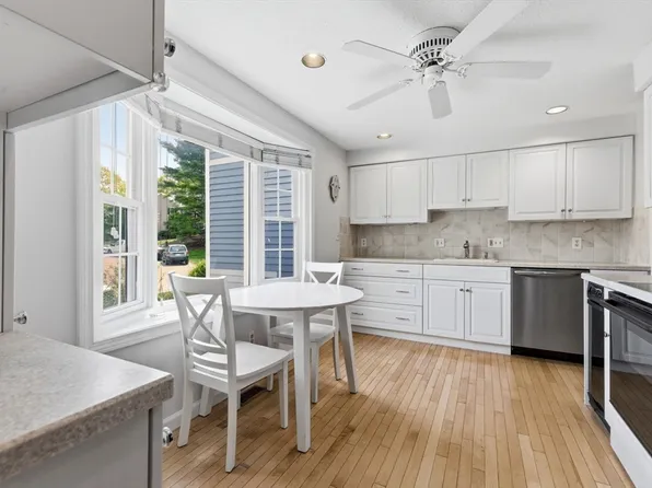 27 Fairway Cir, Natick, MA 01760