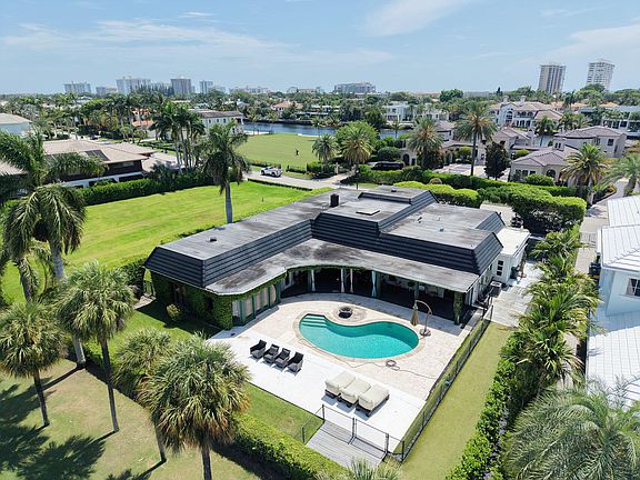 4th image of 1877 Royal Palm Way