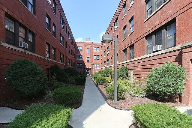 1st image of 5738 N Winthrop Ave APT 312