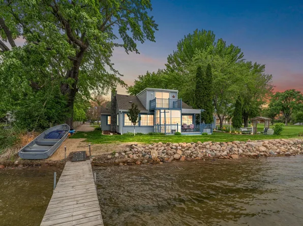 315 N Shore Dr, Forest Lake, MN 55025
