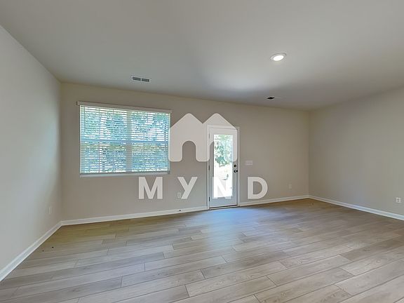 3rd image of 149 Eagle Chase Dr
