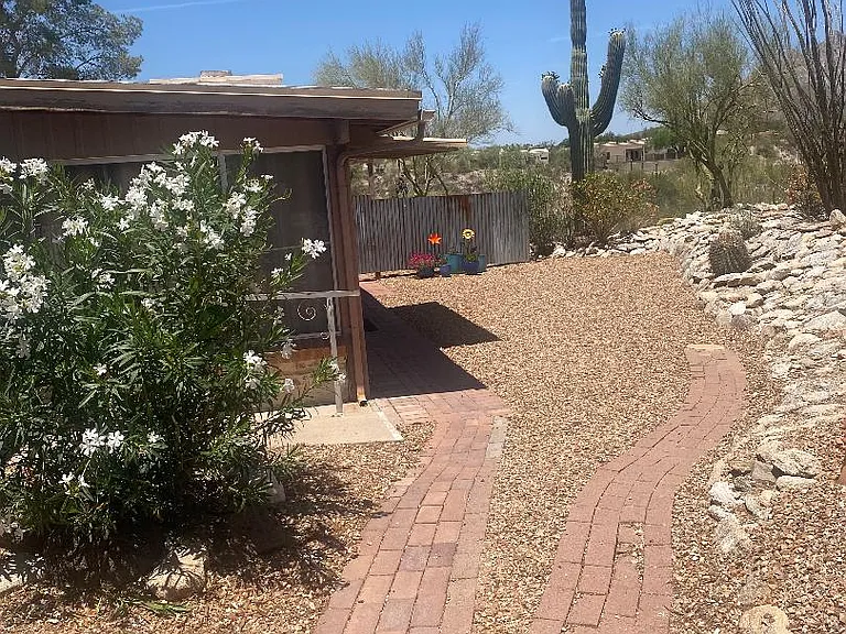 N Canyon Dr — Photo 2