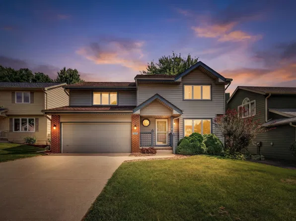 5042 Raintree Dr, West Des Moines, IA 50265