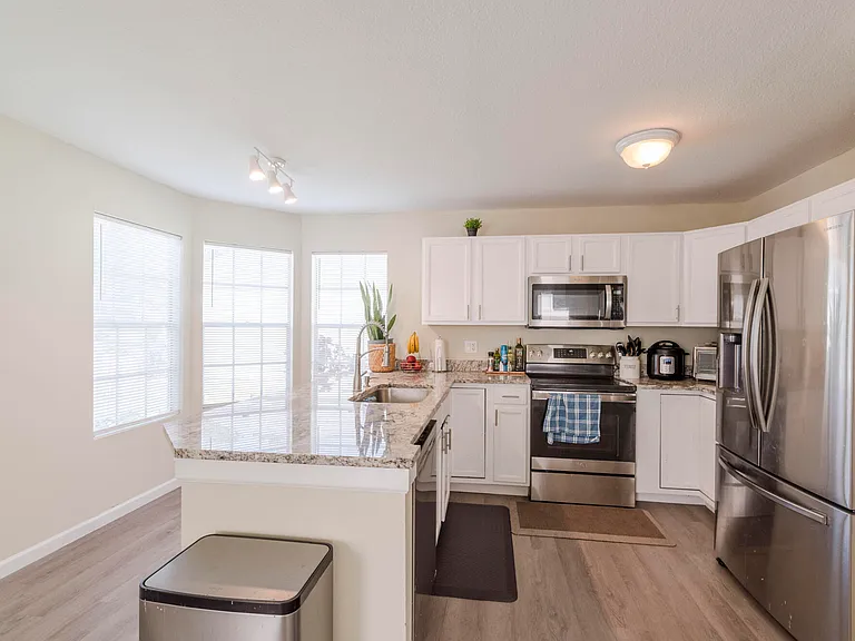 1306 Wild Daisy Ln — Photo 11