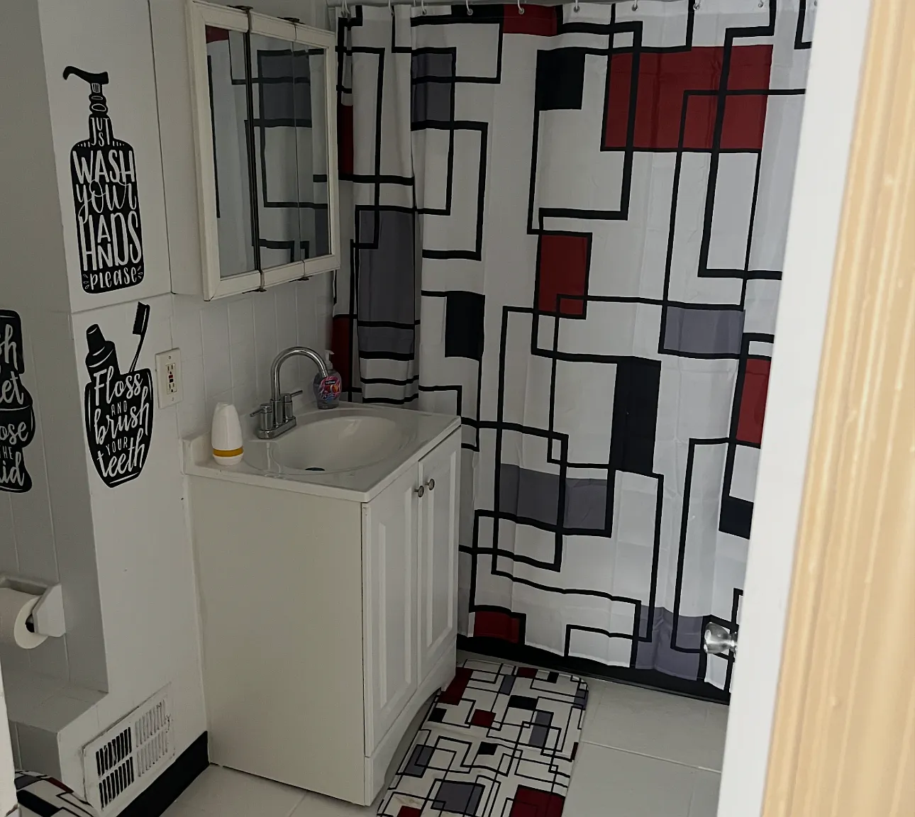 3 bed, 1224 sqft, $1,300 — Photo 3