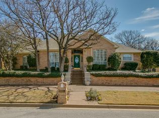 6800 Nob Hill Dr, North Richland Hills, TX 76182