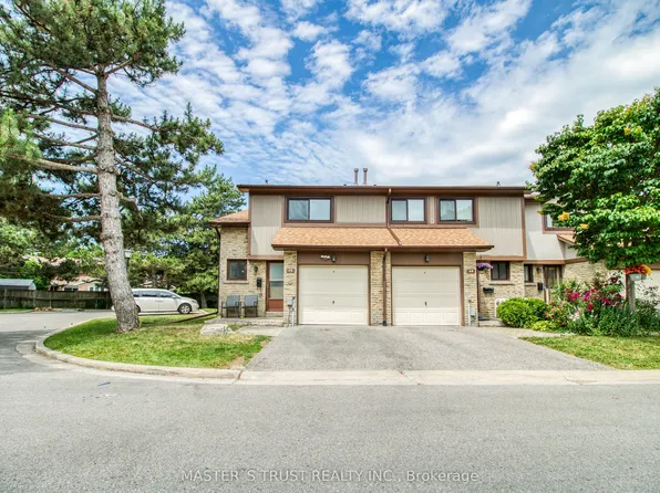24 Fundy Bay Blvd #38, Toronto, ON M1W 3A4