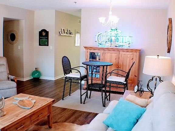 4th image of 2020 Shangrila Dr APT 215