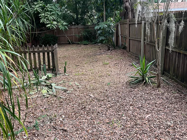 504 Belmont St — Photo 34