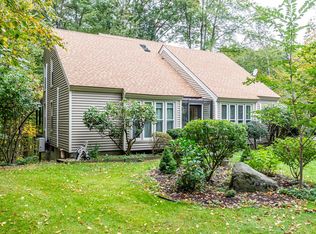 6 Majestic Ln, Merrimack, NH 03054